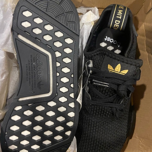 Adidas - Picture 2 of 3